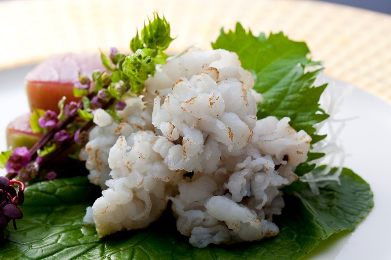 欽⼭のお料理