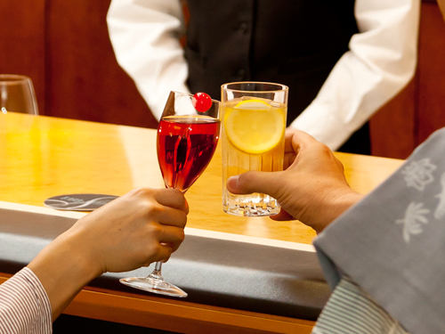 カクテルで乾杯