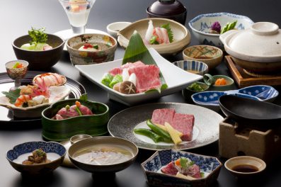 【欽山HP限定・お部屋食】<br>A５ランク神戸牛づくし懐石