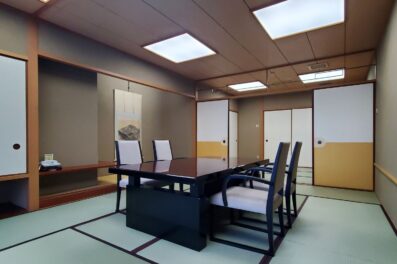 令和7年8月リニューアルオープン<br>広々とした純和風の落ち着いた客室。<br>日常のお疲れを存分に癒してください。<br><br>