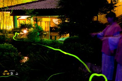 【ほたるの夕べ】<br>幽玄の光が<br>　飛び交う庭園でほたる鑑賞<br>2026年6月2日(火)～14日(日)