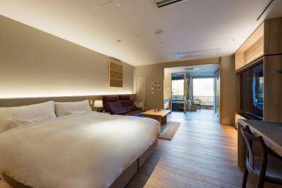 【新基準客室】<br>　東館・銀泉半露天スイート<br>　「葵」