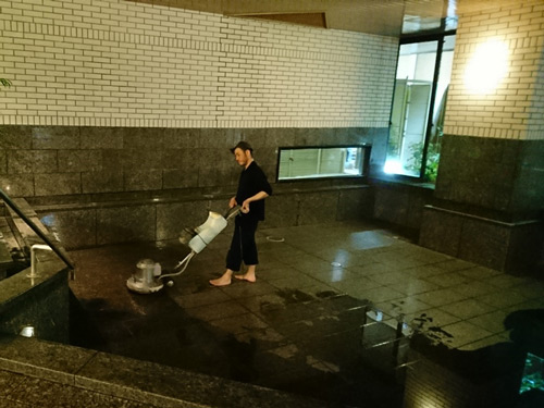 つづみの湯換水