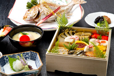 【年末年始限定・料亭食】お食事は隣接した専用厨房から出来立ての「年末年始特別懐石」をご賞味ください